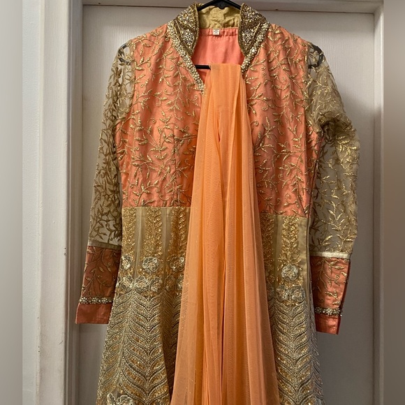 Vintage beautiful gown - Picture 2 of 9